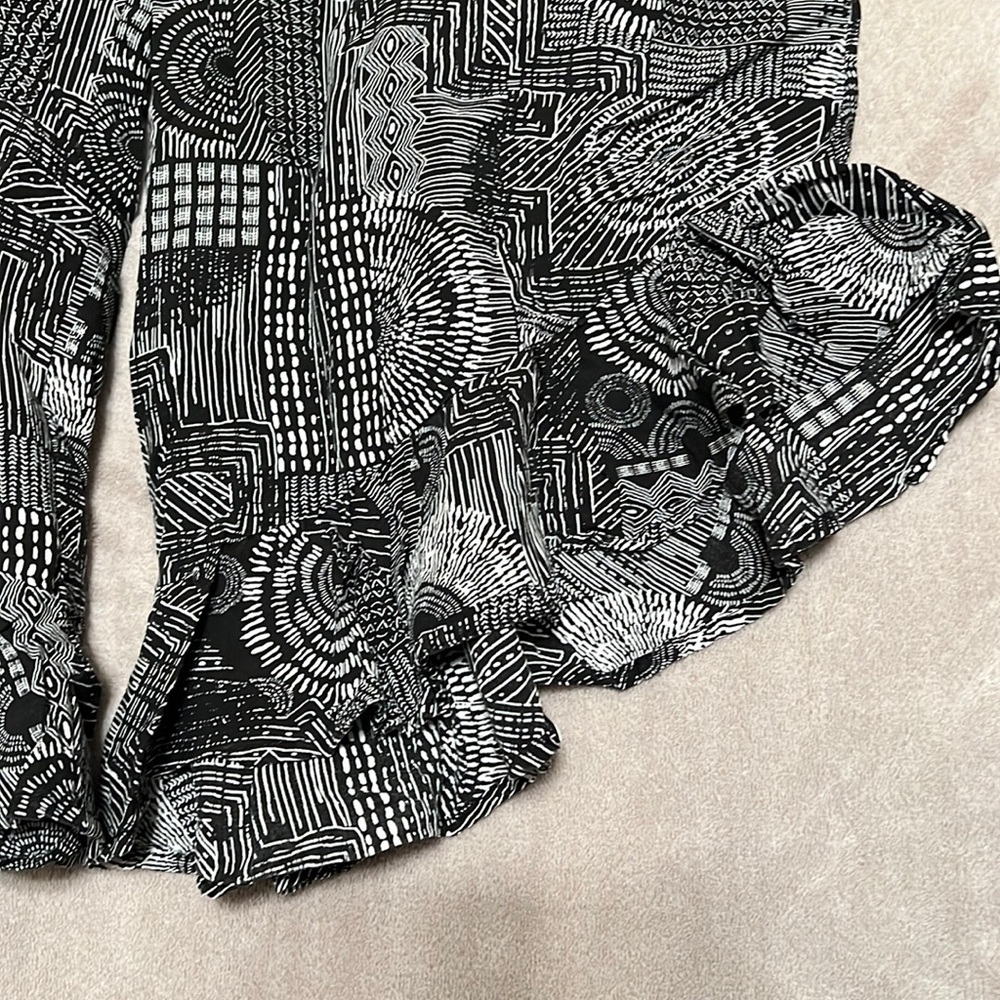 Gilligan & O'Malley Ruffled Black & White Crop Pajama Pants - Picture 3 of 7